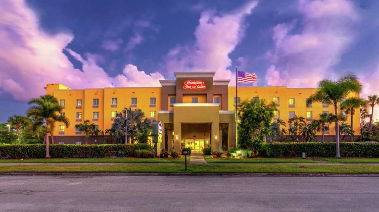 Hampton Inn & Suites Ft Pierce Exterior