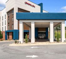Hampton Inn Front Royal Exterior