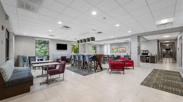 Hampton Inn Front Royal Lobby
