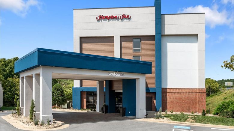 <b>Hampton Inn Front Royal Exterior</b>. Images powered by <a href="https://iceportal.shijigroup.com/" title="IcePortal" target="_blank">IcePortal</a>.