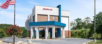 Hampton Inn Front Royal Exterior