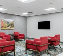 Hampton Inn Front Royal Lobby