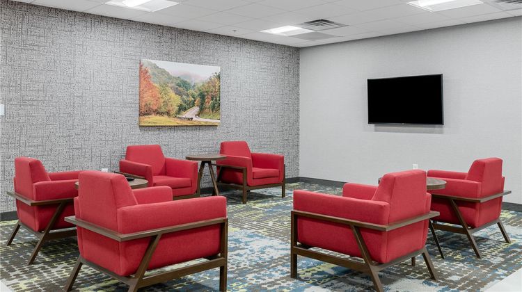Hampton Inn Front Royal Lobby