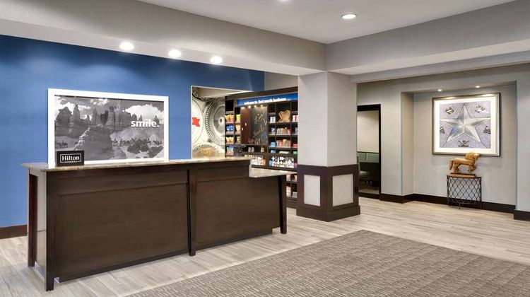 Hampton Inn & Suites Burleson Lobby