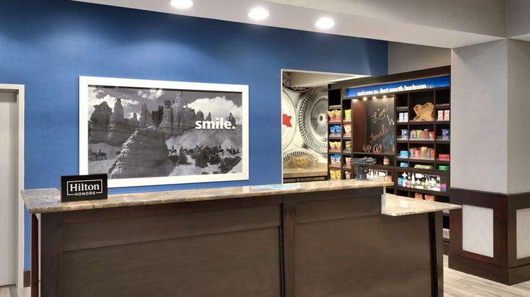 Hampton Inn & Suites Burleson Lobby