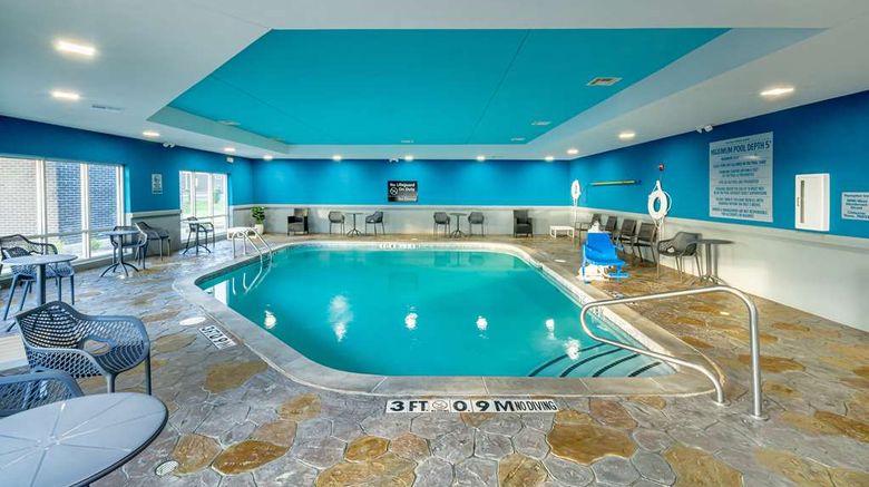 <b>Hampton Inn & Suites Cleburne Pool</b>. Images powered by <a href="https://iceportal.shijigroup.com/" title="IcePortal" target="_blank">IcePortal</a>.