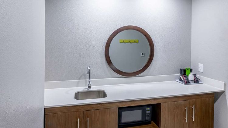 Hampton Inn & Suites Cleburne Room