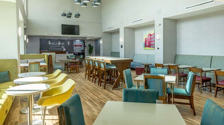 Hampton Inn & Suites Cleburne Lobby