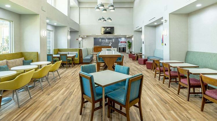 Hampton Inn & Suites Cleburne Lobby
