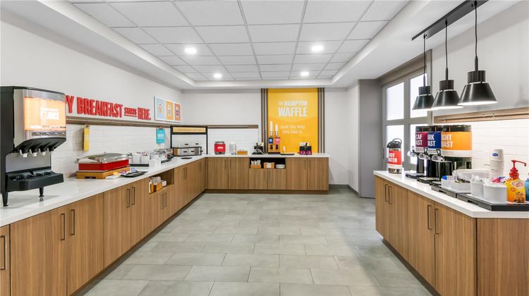 Hampton Inn & Suites Forest Hill Restaurant