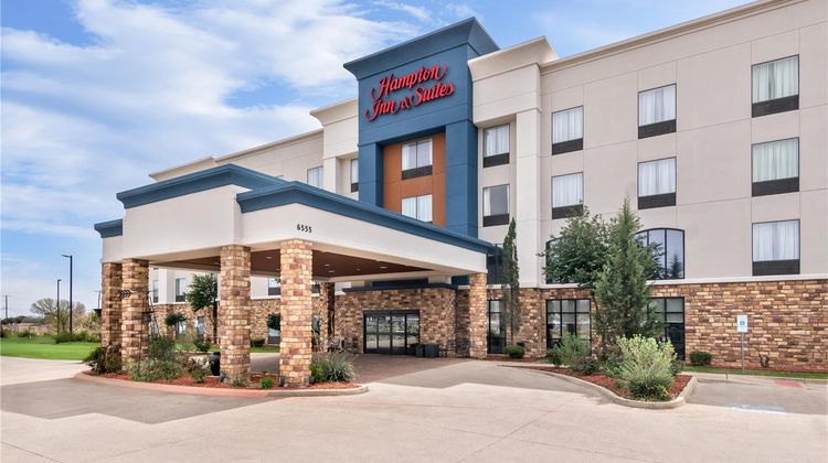 Hampton Inn & Suites Forest Hill Exterior