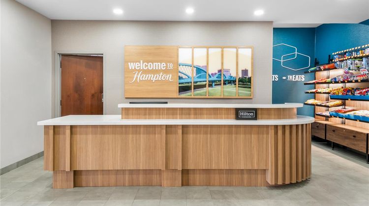 Hampton Inn & Suites Forest Hill Lobby