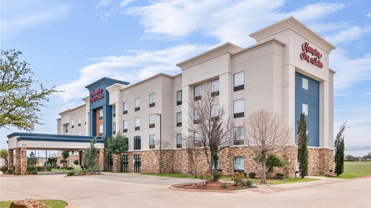 Hampton Inn & Suites Forest Hill Exterior