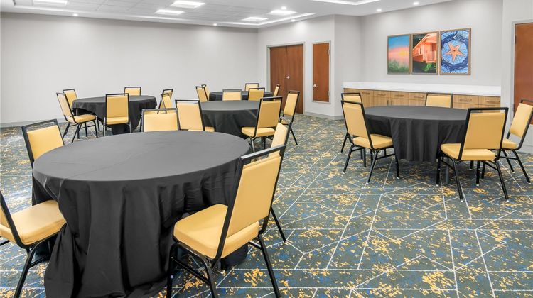 Hampton Inn & Suites Forest Hill Meeting