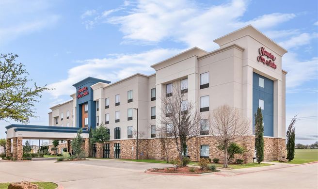 Hampton Inn & Suites Forest Hill Exterior