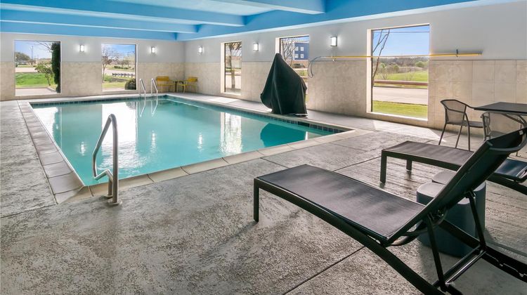 Hampton Inn & Suites Forest Hill Pool