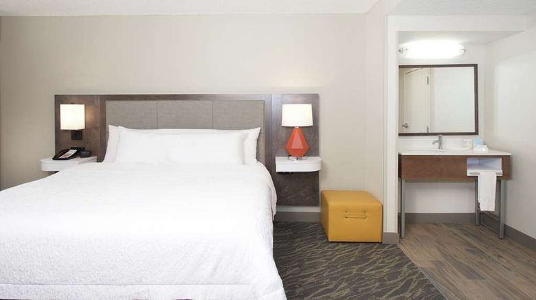 <b>Hampton Inn & Suites Ft  Worth Room</b>. Images powered by <a href="https://iceportal.shijigroup.com/" title="IcePortal" target="_blank">IcePortal</a>.