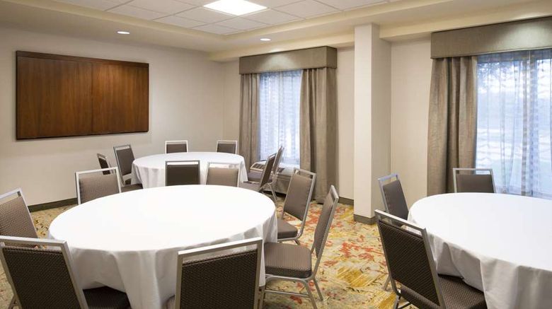 <b>Hampton Inn & Suites Ft  Worth Meeting</b>. Images powered by <a href="https://iceportal.shijigroup.com/" title="IcePortal" target="_blank">IcePortal</a>.