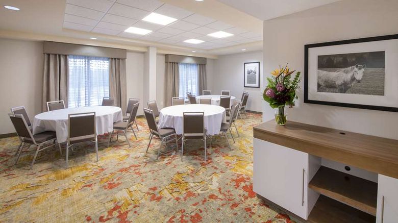 <b>Hampton Inn & Suites Ft  Worth Meeting</b>. Images powered by <a href="https://iceportal.shijigroup.com/" title="IcePortal" target="_blank">IcePortal</a>.
