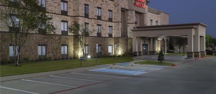 Hampton Inn & Suites Mansfield Exterior