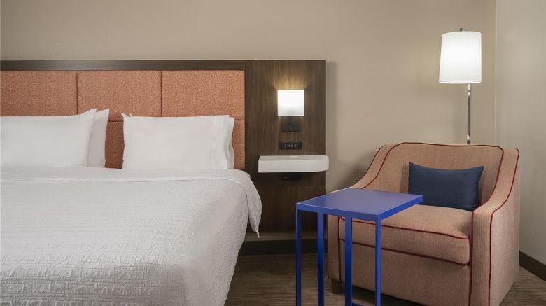 <b>Hampton Inn & Suites Mansfield Room</b>. Images powered by <a href="https://iceportal.shijigroup.com/" title="IcePortal" target="_blank">IcePortal</a>.