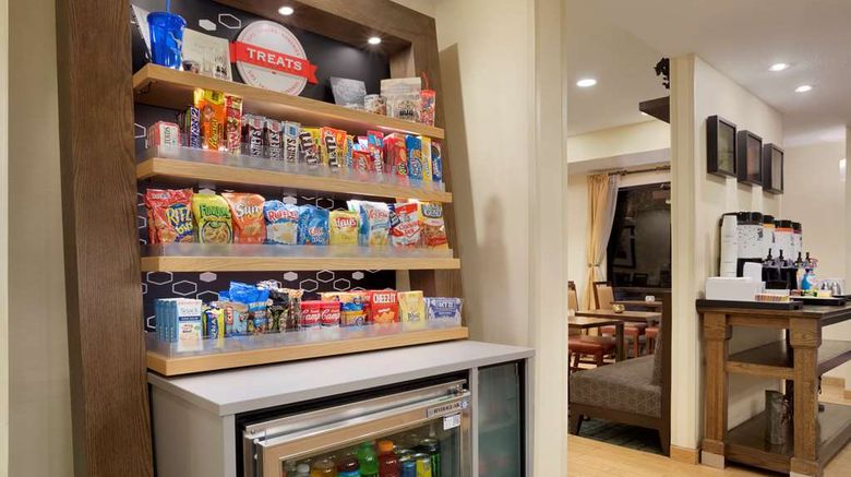 <b>Hampton Inn Fort Worth SW Cityview Restaurant</b>. Images powered by <a href="https://iceportal.shijigroup.com/" title="IcePortal" target="_blank">IcePortal</a>.