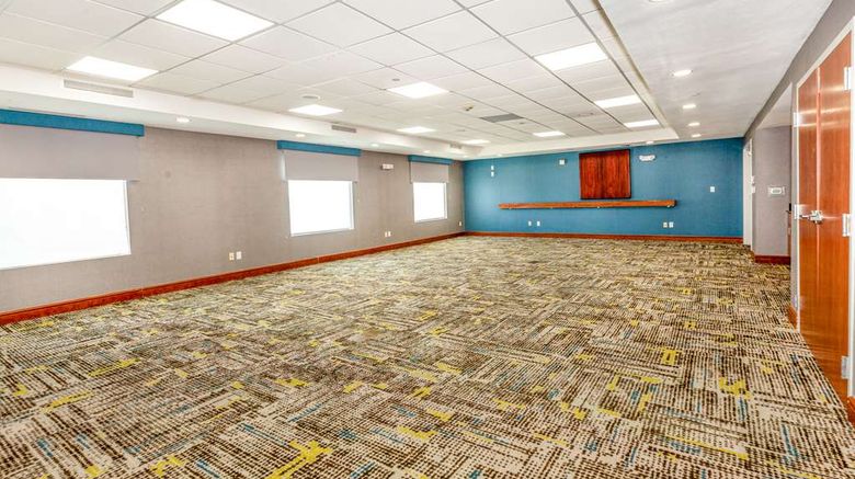 <b>Hampton Inn & Suites Fort Worth I-30 Meeting</b>. Images powered by <a href="https://iceportal.shijigroup.com/" title="IcePortal" target="_blank">IcePortal</a>.