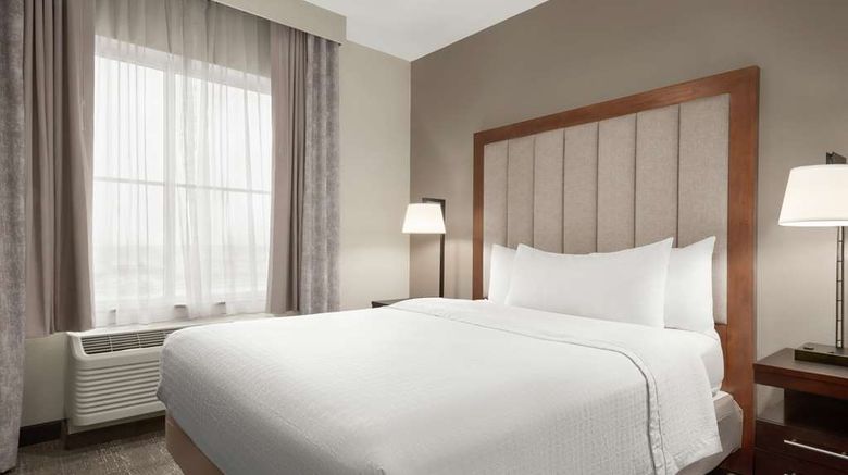 <b>Homewood Suites Fort Wayne Room</b>. Images powered by <a href="https://iceportal.shijigroup.com/" title="IcePortal" target="_blank">IcePortal</a>.