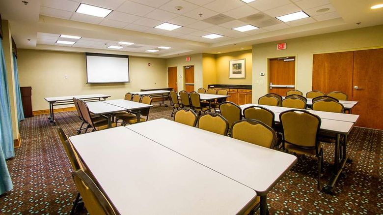 <b>Hampton Inn Fayetteville Meeting</b>. Images powered by <a href="https://iceportal.shijigroup.com/" title="IcePortal" target="_blank">IcePortal</a>.