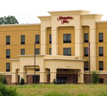 Hampton Inn Fayetteville Exterior