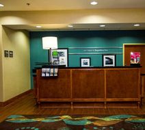 Hampton Inn Fayetteville Lobby