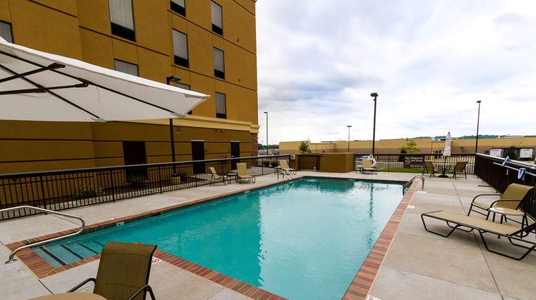 Hampton Inn Fayetteville Pool