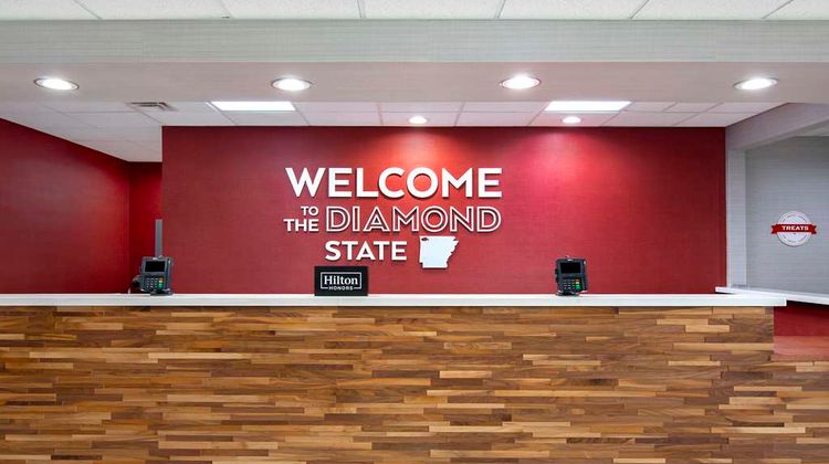 Hampton Inn Fayetteville Lobby