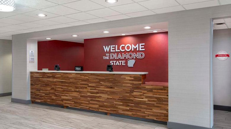 <b>Hampton Inn Fayetteville Lobby</b>. Images powered by <a href="https://iceportal.shijigroup.com/" title="IcePortal" target="_blank">IcePortal</a>.