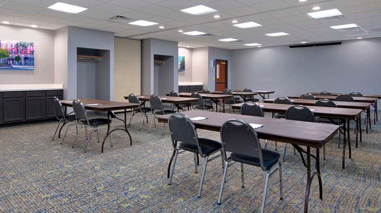 <b>Hampton Inn Fayetteville Meeting</b>. Images powered by <a href="https://iceportal.shijigroup.com/" title="IcePortal" target="_blank">IcePortal</a>.