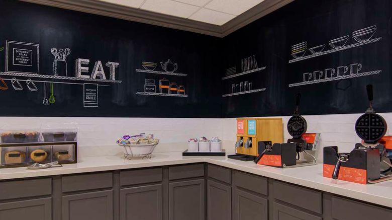 <b>Hampton Inn Fayetteville Restaurant</b>. Images powered by <a href="https://iceportal.shijigroup.com/" title="IcePortal" target="_blank">IcePortal</a>.