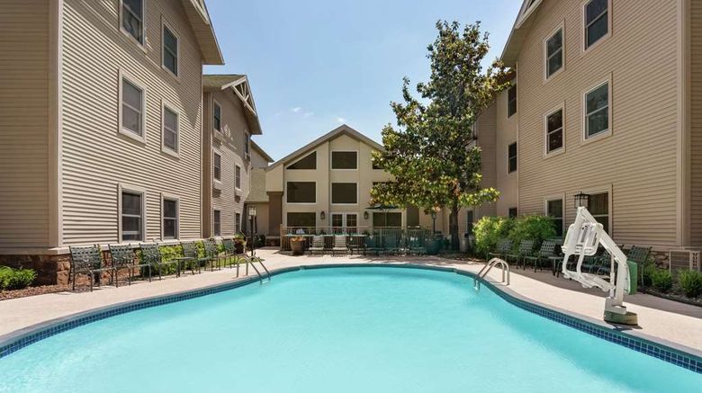 <b>Hampton Inn & Suites Springdale Pool</b>. Images powered by <a href="https://iceportal.shijigroup.com/" title="IcePortal" target="_blank">IcePortal</a>.