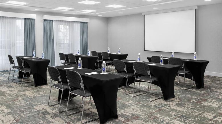 <b>Homewood Suites by Hilton Fayetteville Meeting</b>. Images powered by <a href="https://iceportal.shijigroup.com/" title="IcePortal" target="_blank">IcePortal</a>.