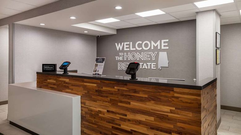 <b>Hampton Inn Gadsden Lobby</b>. Images powered by <a href="https://iceportal.shijigroup.com/" title="IcePortal" target="_blank">IcePortal</a>.