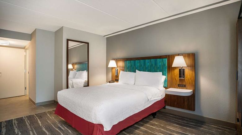 <b>Hampton Inn Gadsden Room</b>. Images powered by <a href="https://iceportal.shijigroup.com/" title="IcePortal" target="_blank">IcePortal</a>.