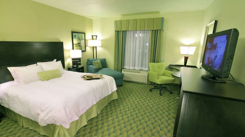 <b>Hampton Inn Gadsden / Attalla Room</b>. Images powered by <a href="https://iceportal.shijigroup.com/" title="IcePortal" target="_blank">IcePortal</a>.