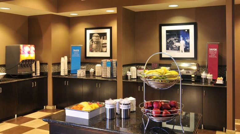 <b>Hampton Inn Gadsden / Attalla Restaurant</b>. Images powered by <a href="https://iceportal.shijigroup.com/" title="IcePortal" target="_blank">IcePortal</a>.