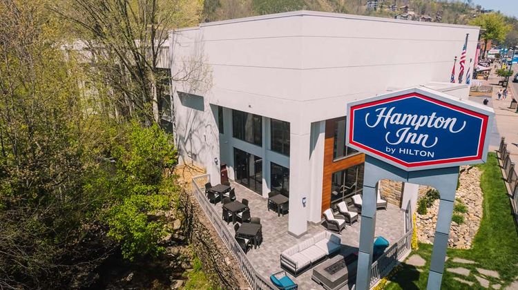 Hampton Inn Gatlinburg Exterior