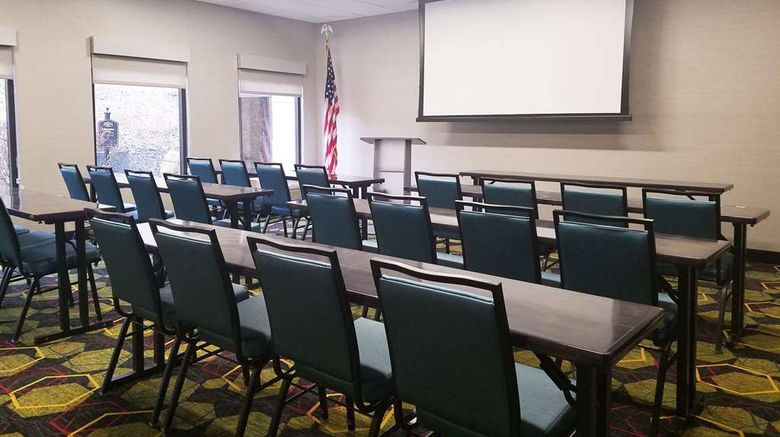 <b>Hampton Inn Greensburg Meeting</b>. Images powered by <a href="https://iceportal.shijigroup.com/" title="IcePortal" target="_blank">IcePortal</a>.
