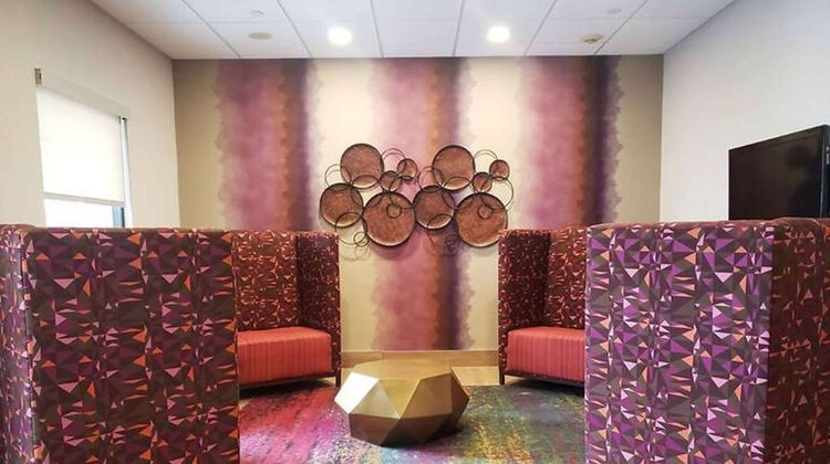 Hampton Inn Greensburg Lobby
