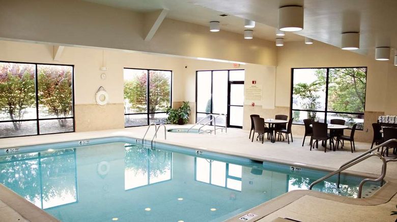 <b>Hampton Inn Gettysburg Pool</b>. Images powered by <a href="https://iceportal.shijigroup.com/" title="IcePortal" target="_blank">IcePortal</a>.