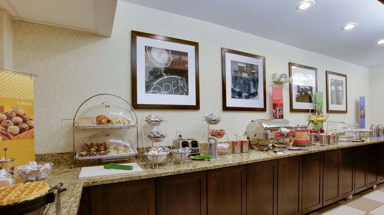 <b>Hampton Inn Gettysburg Restaurant</b>. Images powered by <a href="https://iceportal.shijigroup.com/" title="IcePortal" target="_blank">IcePortal</a>.