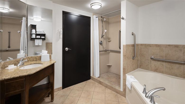 <b>Hampton Inn Gettysburg Room</b>. Images powered by <a href="https://iceportal.shijigroup.com/" title="IcePortal" target="_blank">IcePortal</a>.
