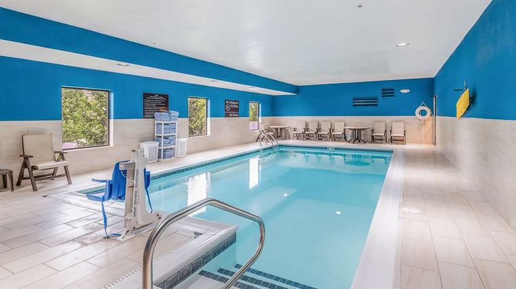 Hampton Inn Greenfield Pool