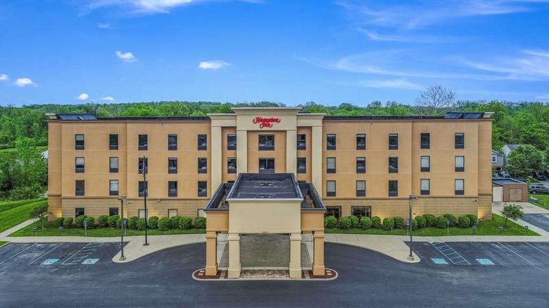 <b>Hampton Inn Greenfield Exterior</b>. Images powered by <a href="https://iceportal.shijigroup.com/" title="IcePortal" target="_blank">IcePortal</a>.